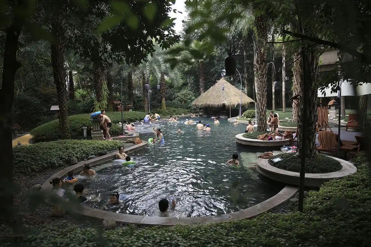 天冷哪里泡溫泉？重慶有沒有“假溫泉”？溫泉分布在哪些區域？-地大熱能